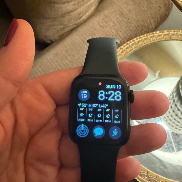 Apple Smartwatch with black band - Picture 2 of 8